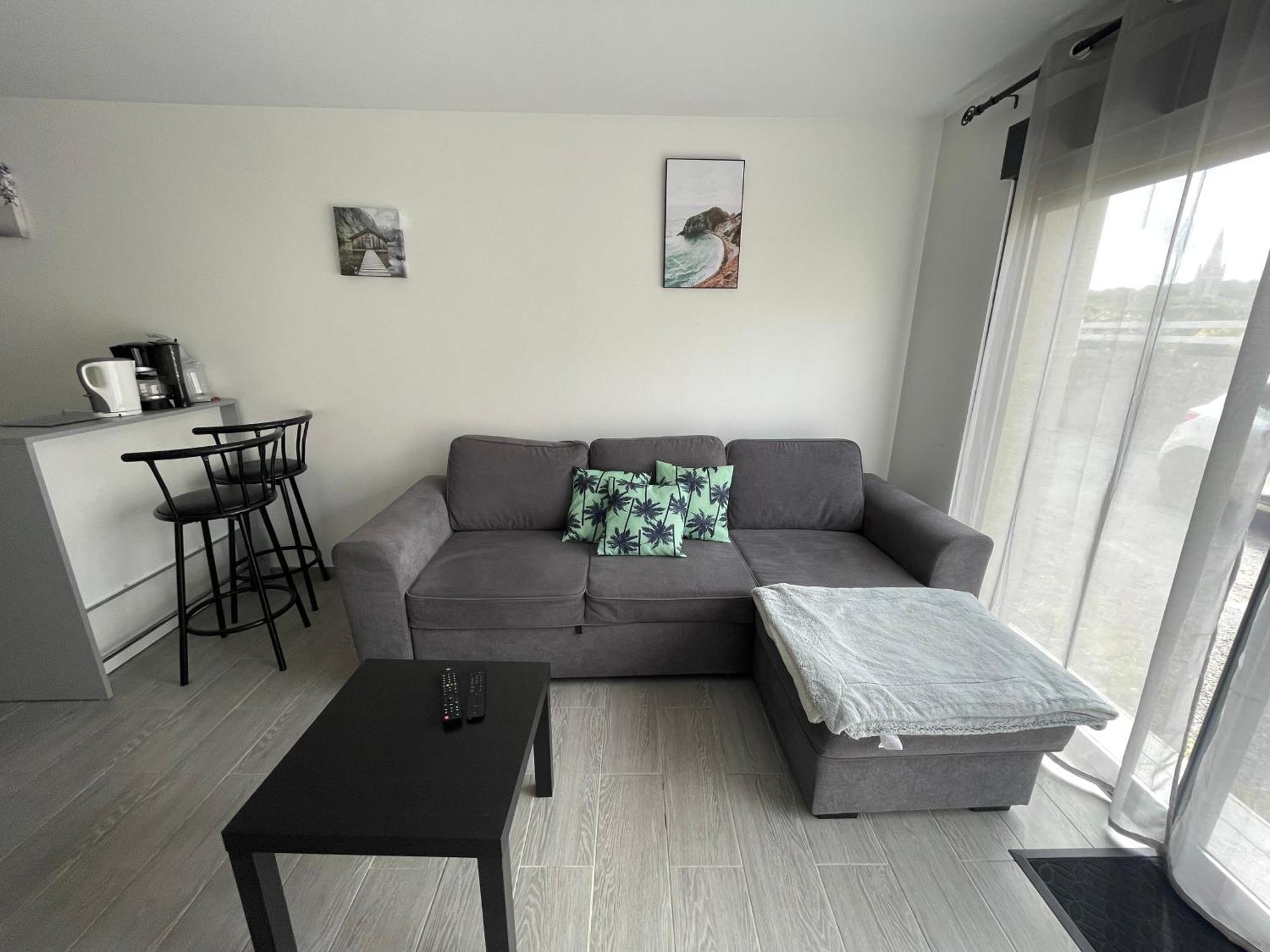 Maison Omaha: Renovated Beachside Retreat with Garden and Ping Pong Vierville-sur-Mer Exterior photo