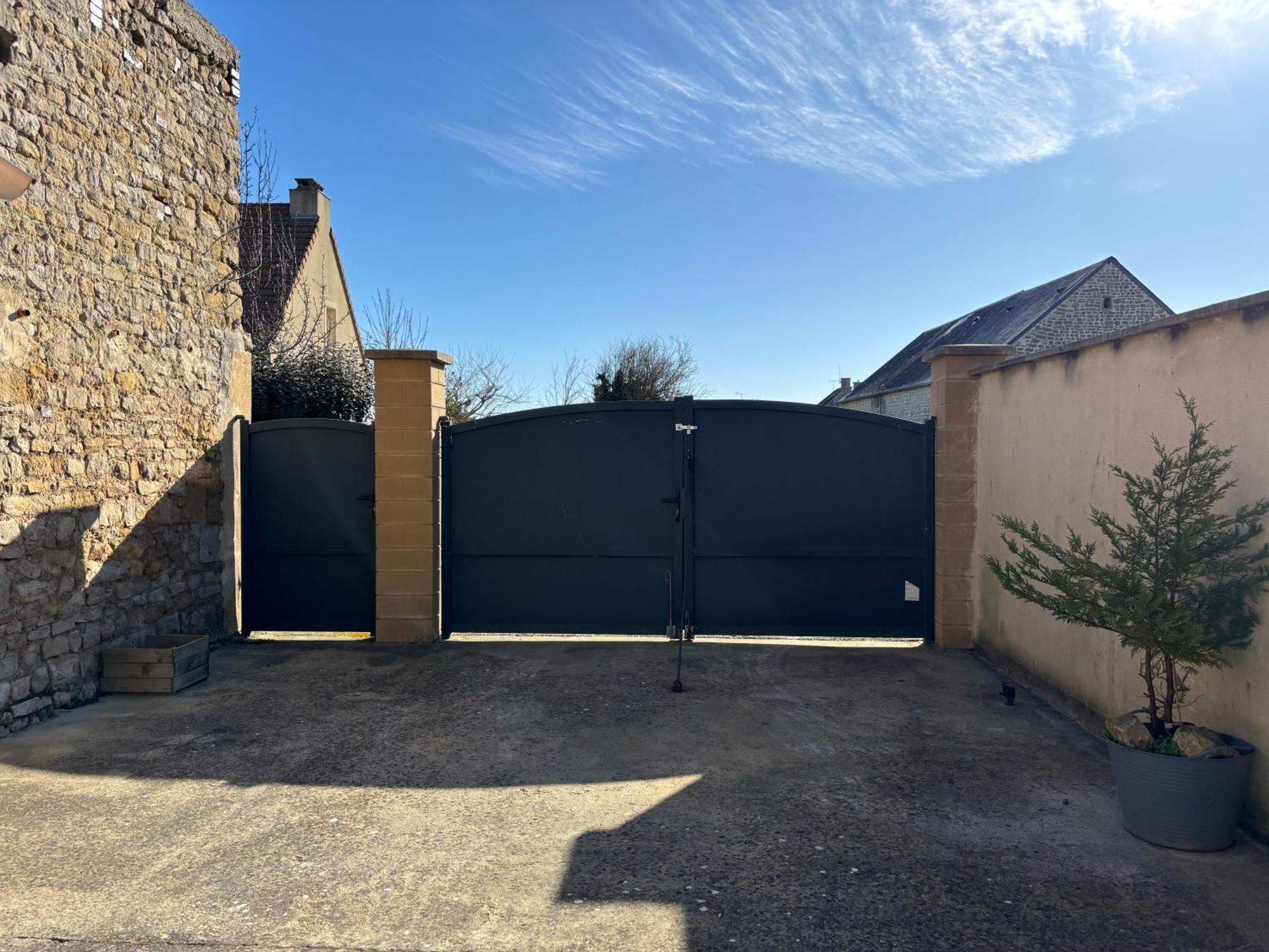 Maison Omaha: Renovated Beachside Retreat with Garden and Ping Pong Vierville-sur-Mer Exterior photo
